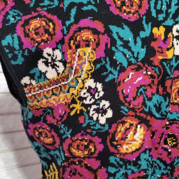 Romeo & Juliet Couture sz L boho colorful floral sweater - Picture 9 of 12